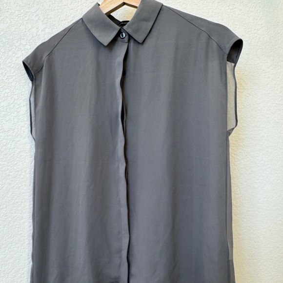 Banana Republic's Women Blouse - Picture 1 of 6